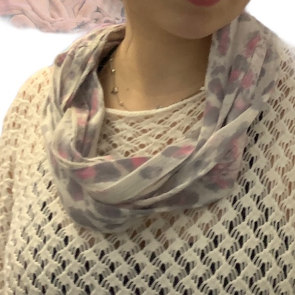 Cheetah Print Scarf, Pink and Grey, Sparkly - Picture 3 of 4